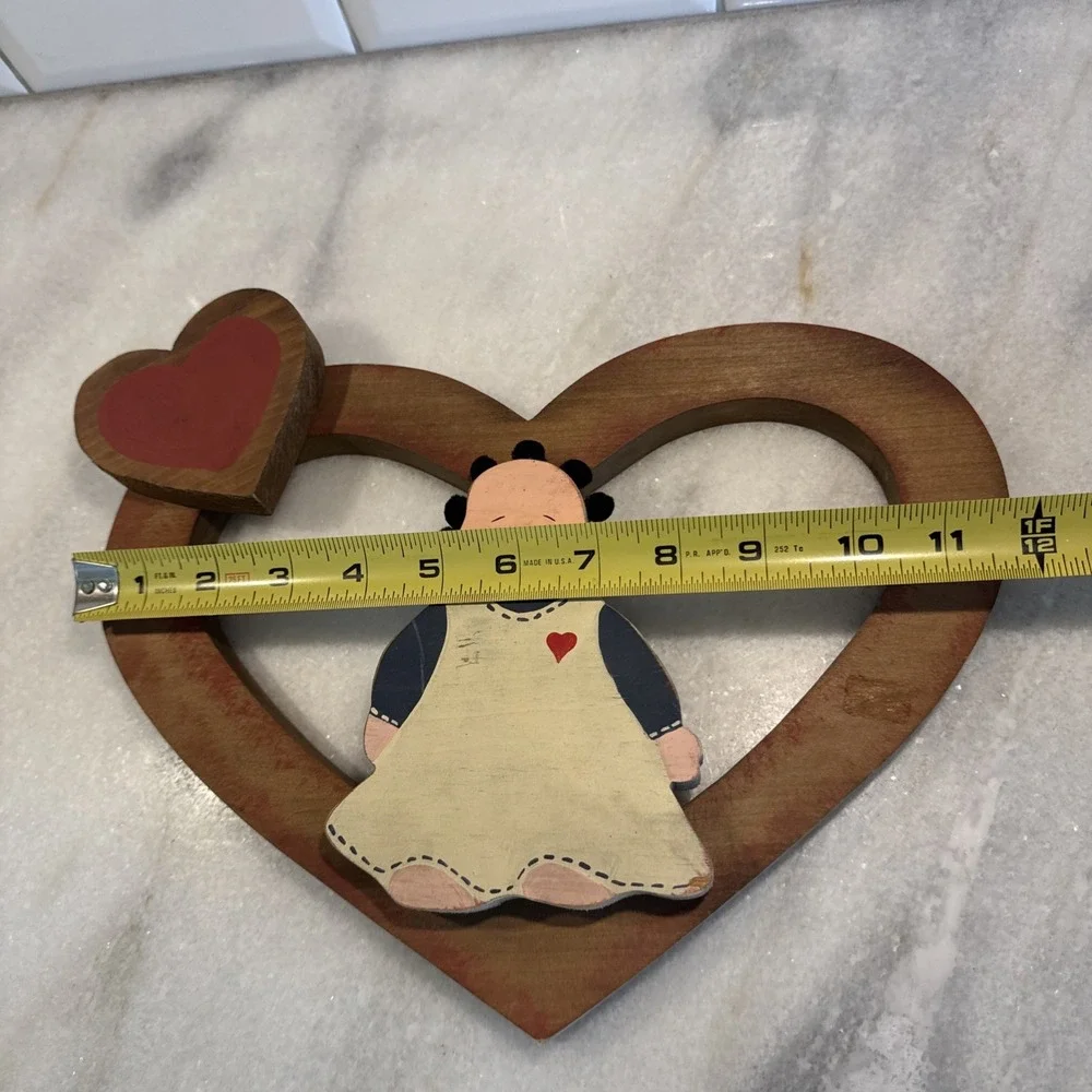 Vintage Folk Art Wood Wall Hanging Heart With Country Girl‎